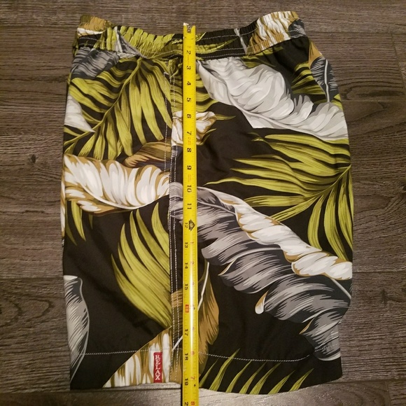 Lot of 2 Tommy Bahama swim trunks size Large 34 - Picture 8 of 8